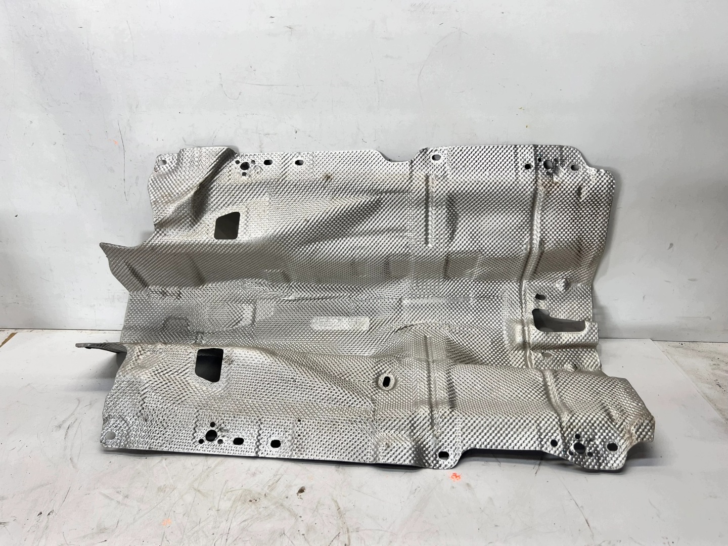 blende abdeckung hitzeschutz mitteltunnel AUDI A4 B9 A5 8W 8W0804160C