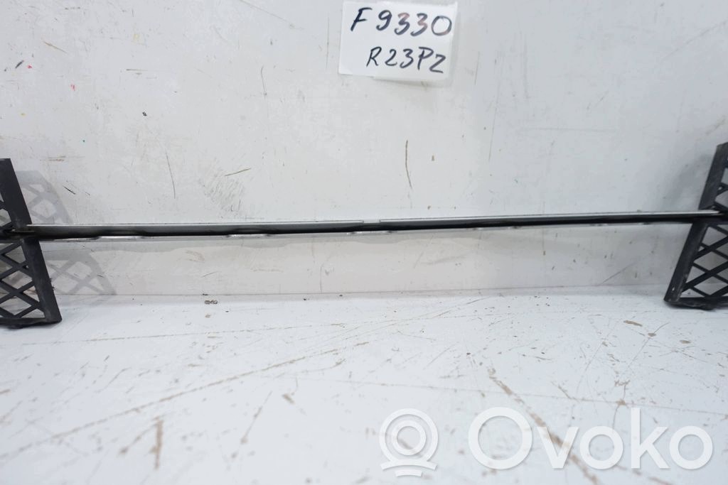 grille grid central of a bumper front BMW E60 LIFT LCI 2007-2010 7178097