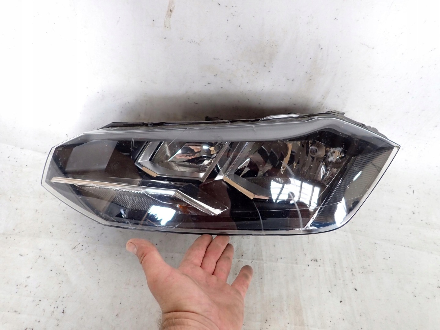 VW POLO VI 2G 17- light left front front ZWYKLA