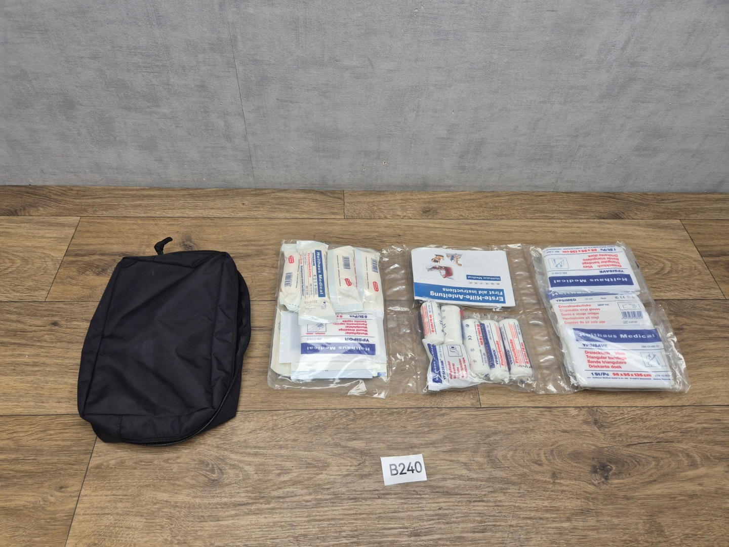 BMW OE auto lékárnička FIRST AID KIT 7261178