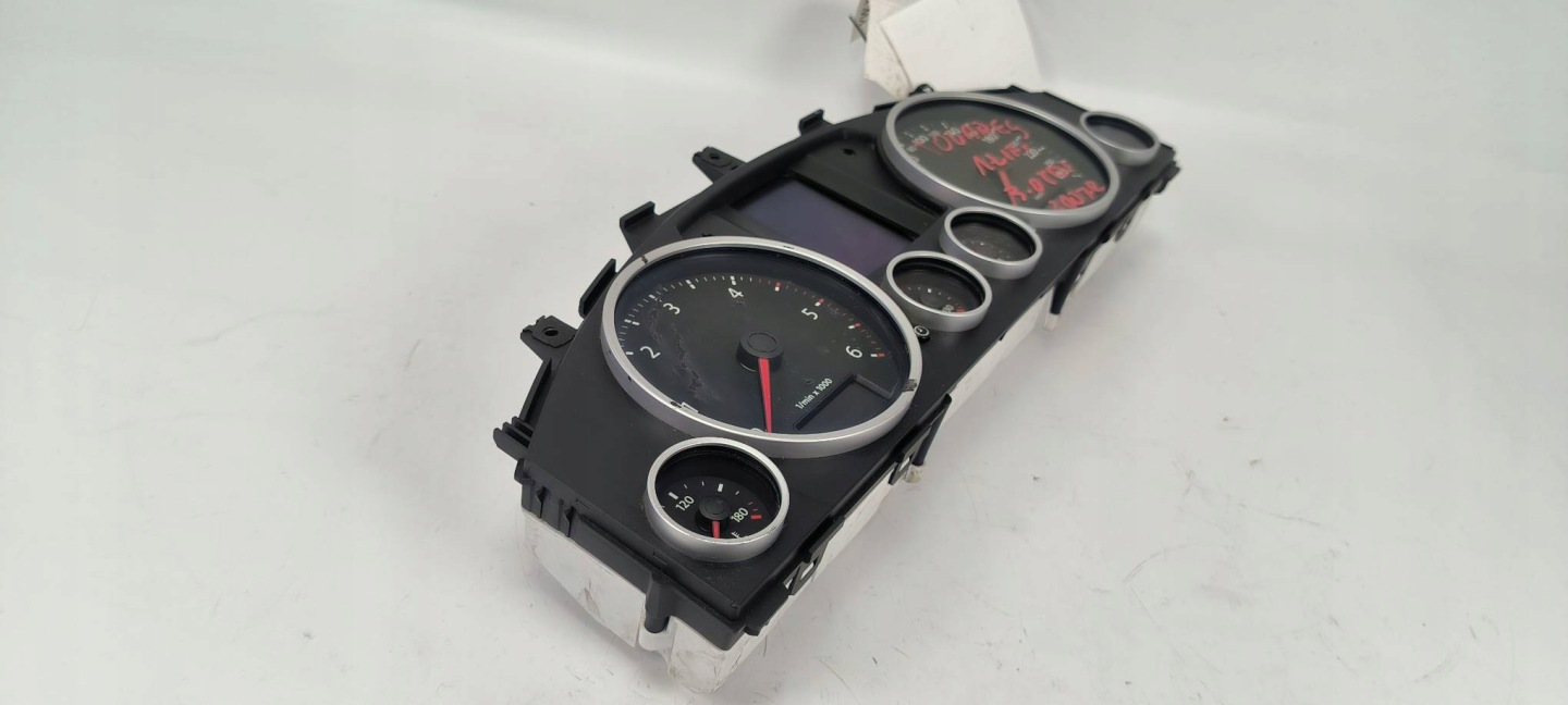 dials clock 7L6920875G VOLKSWAGEN TOUAREG