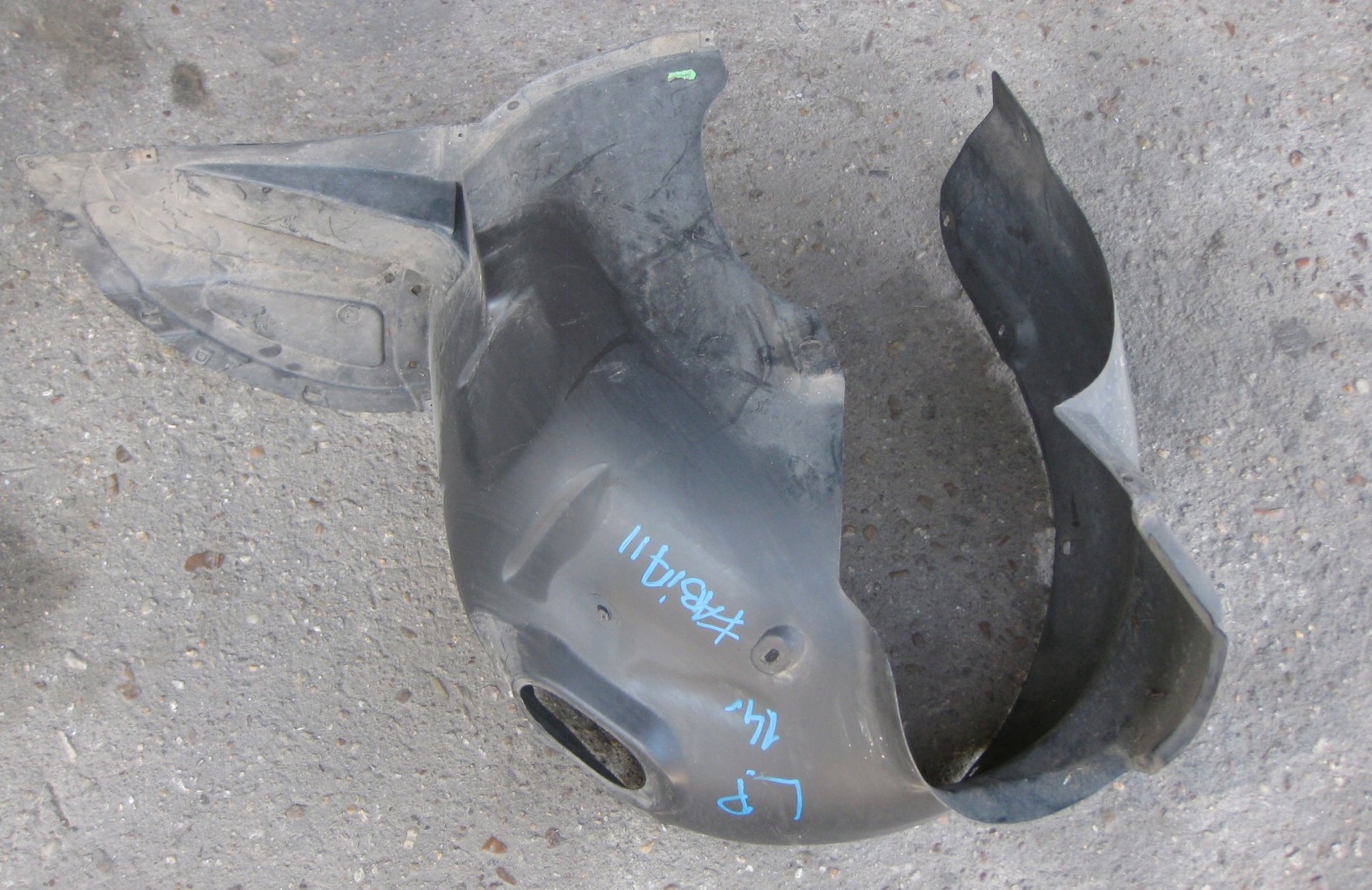 SKODA FABIA II 14R LIFT mudguard left front 5J0809961B