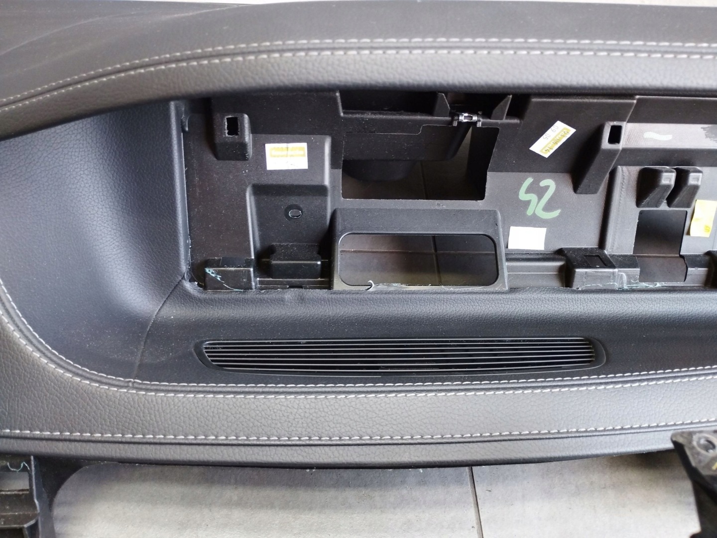 Mercedes-Benz S W222 2014 dashboard cockpit console A2226800387 RHD