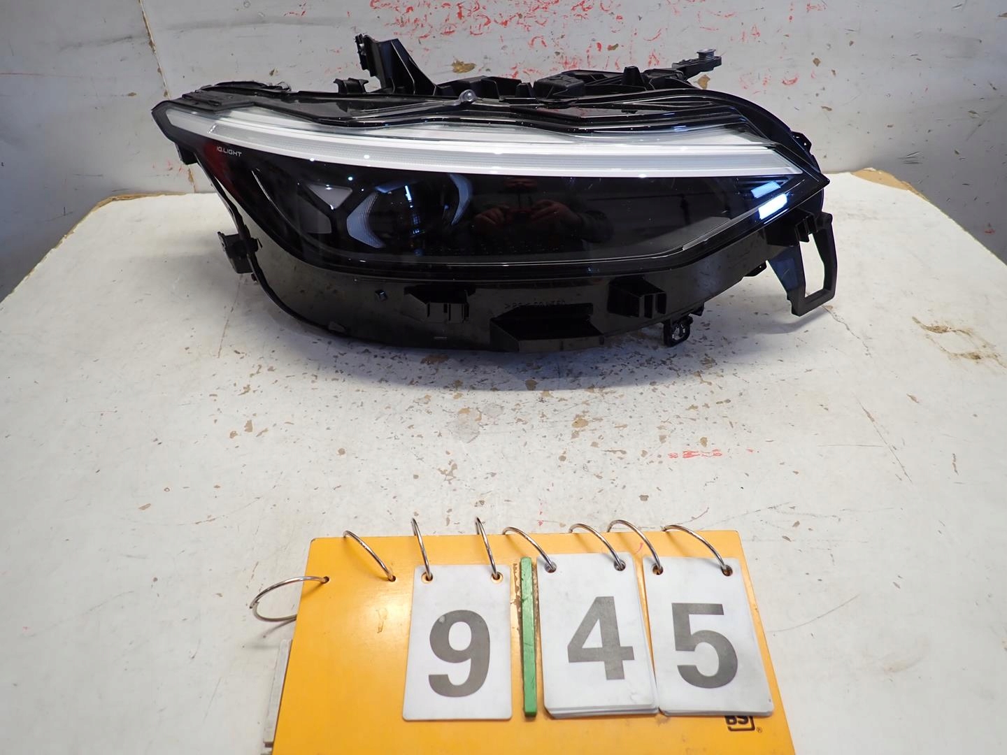 light front front right VW ID7 2023- FULL LED 14B941036B