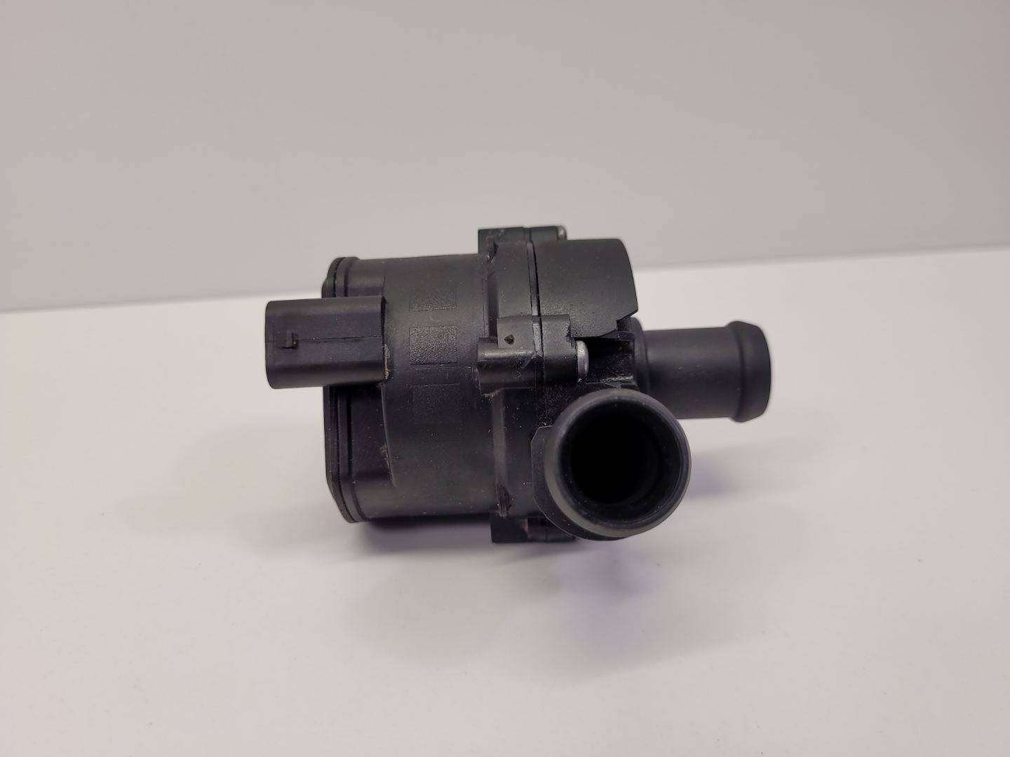 water pump Land Rover Range Rover Evoque facelift 2018 0392 023 249