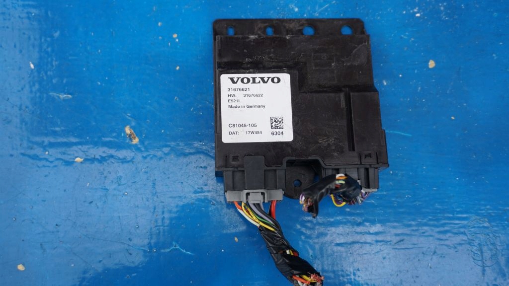 VOLVO V90 - module bonnet boot 31676621