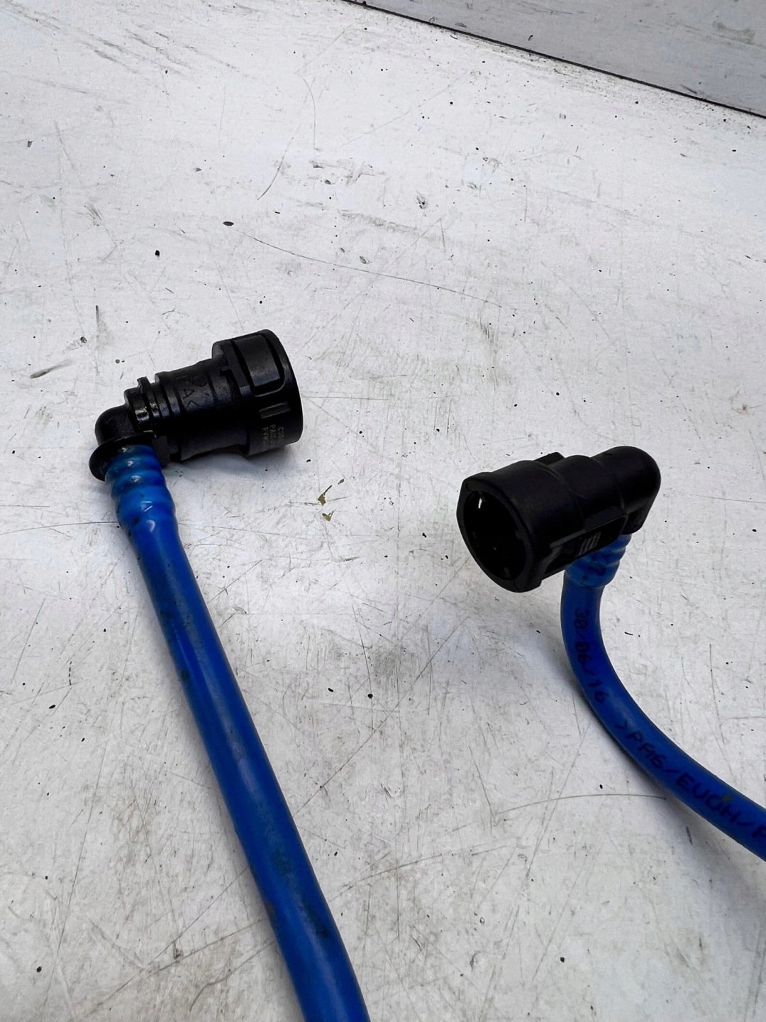 hose fuel hoses AUDI Q7 4M 4M0201220D 4M0201227A