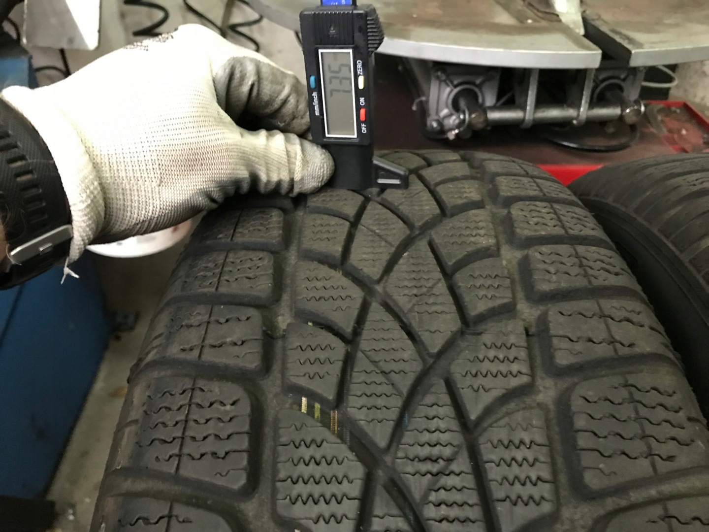 2 tyres winter 235/55R18 DUNLOP WINTER 3D as new
