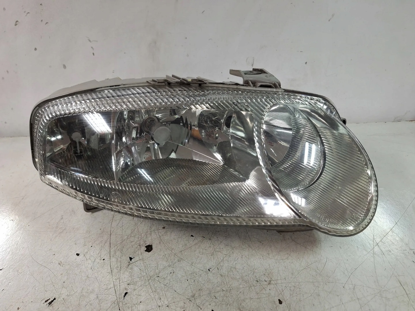 light front right Alfa Romeo 147 99-04