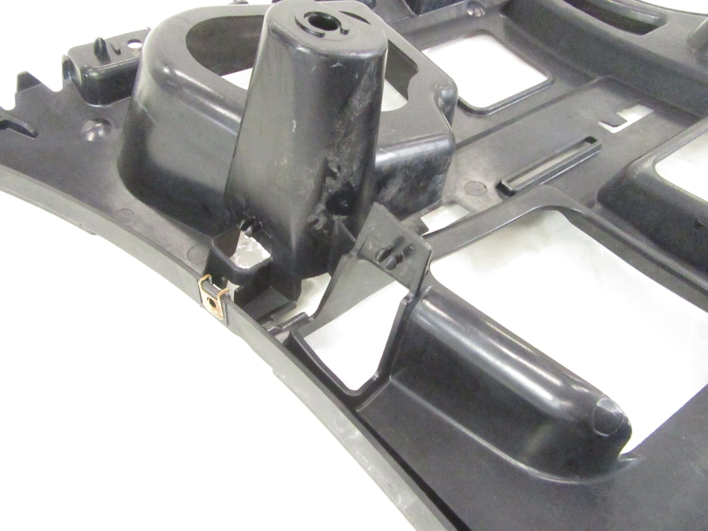 bracket holder bumper bracket right rear part BMW e90 LCI sedan