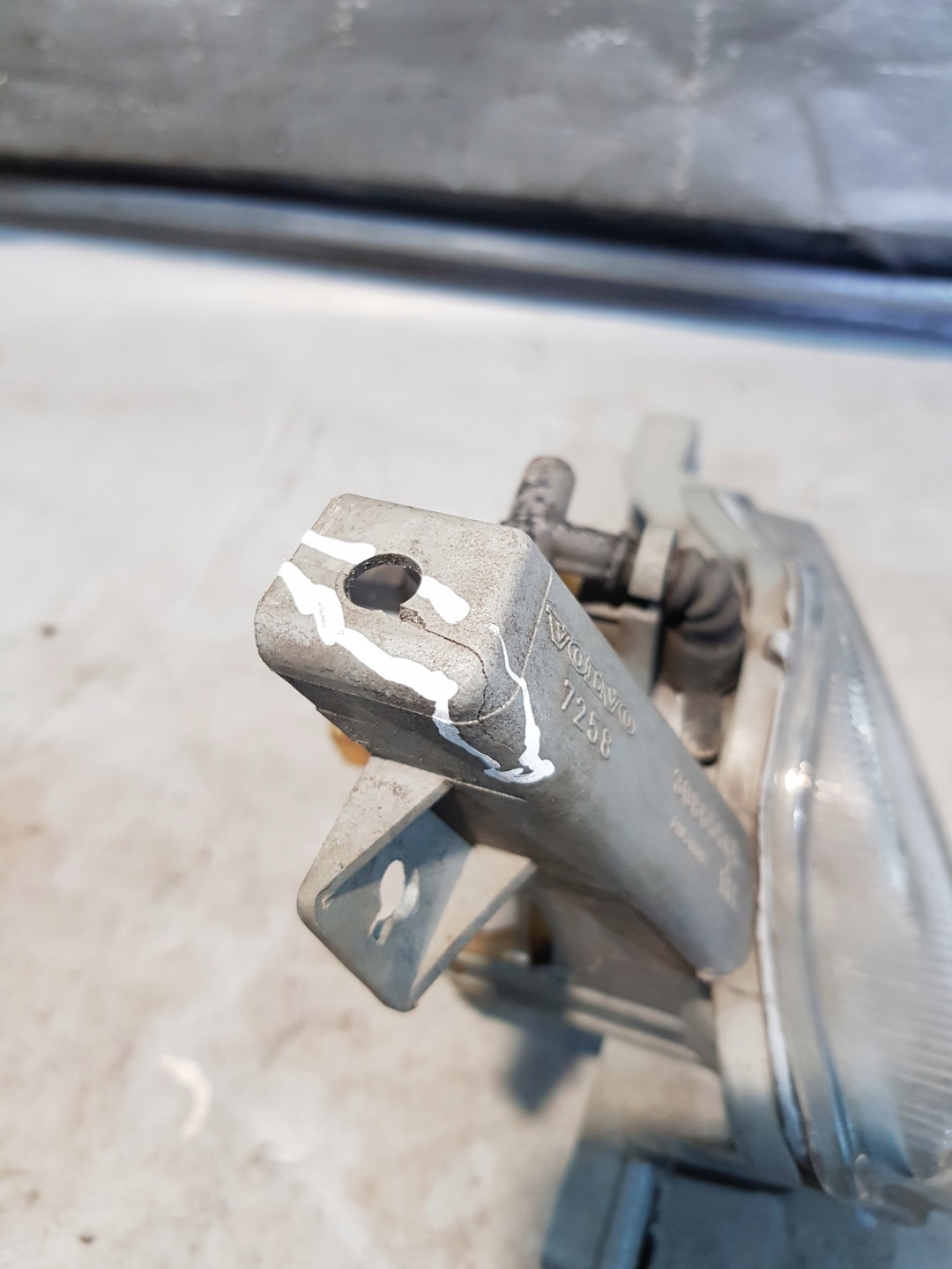 light przeciwmgielne rear. right side Volvo S40 30865565