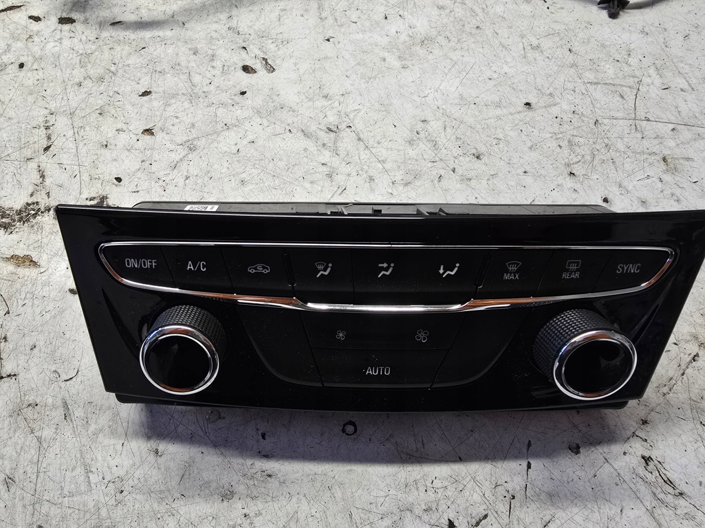 OPEL ASTRA K LIFT Unite commande clima Bouches buses 39158162