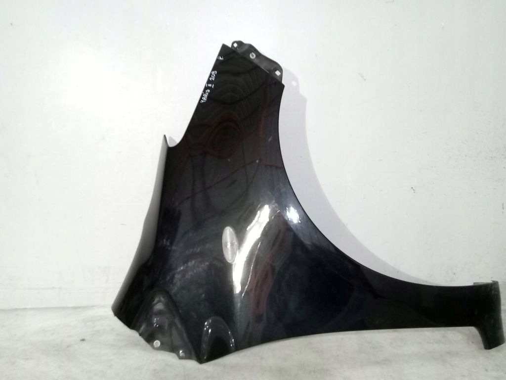 Toyota Yaris II 2 parafango destra 209