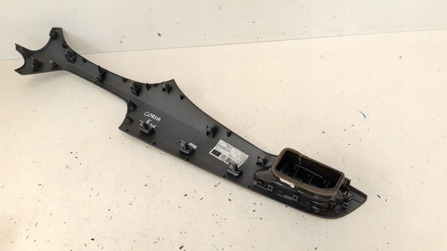 lista dekor deski 39050125 Opel Corsa E