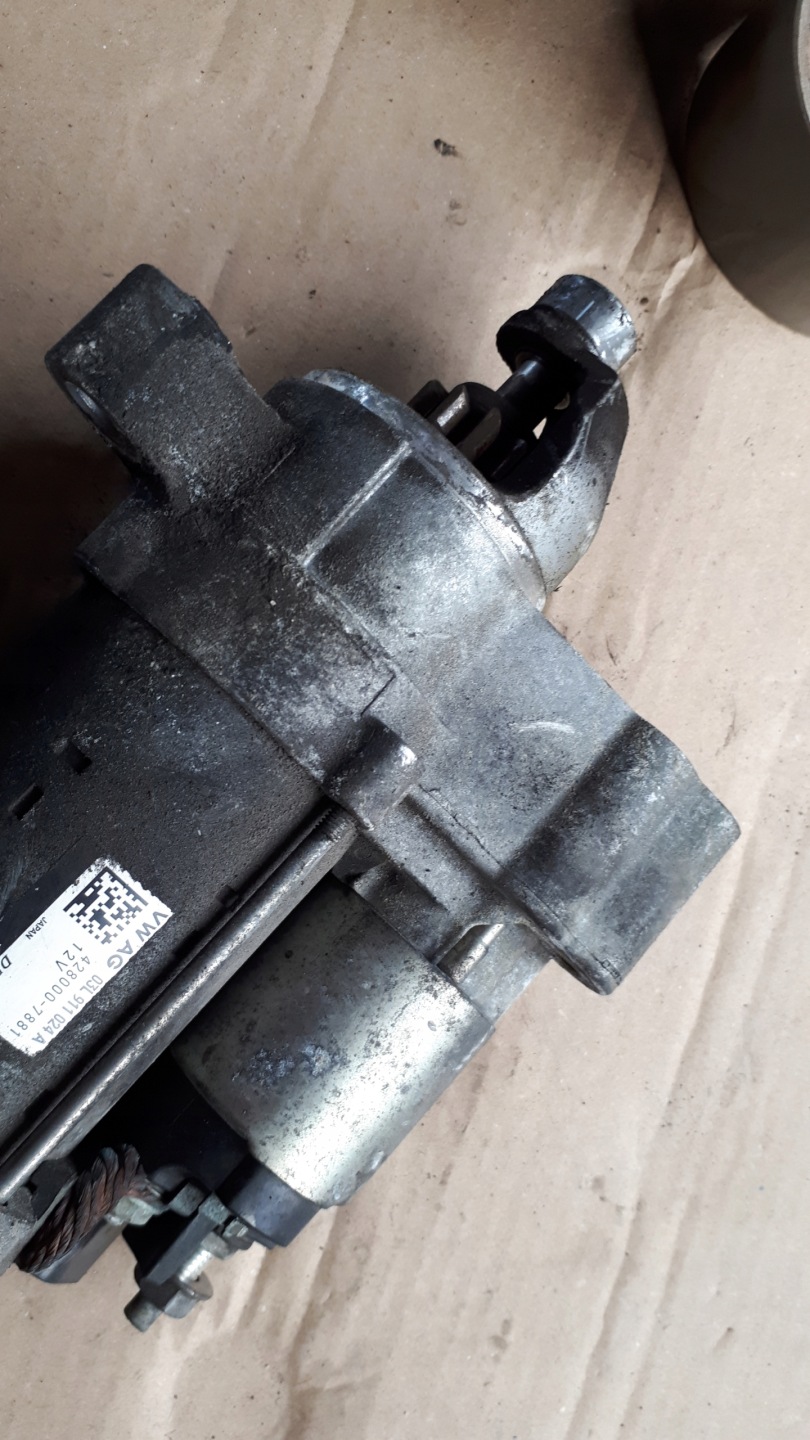 AUDI A4 B8 A5 8T 2.0 TDI starter 03L911024A