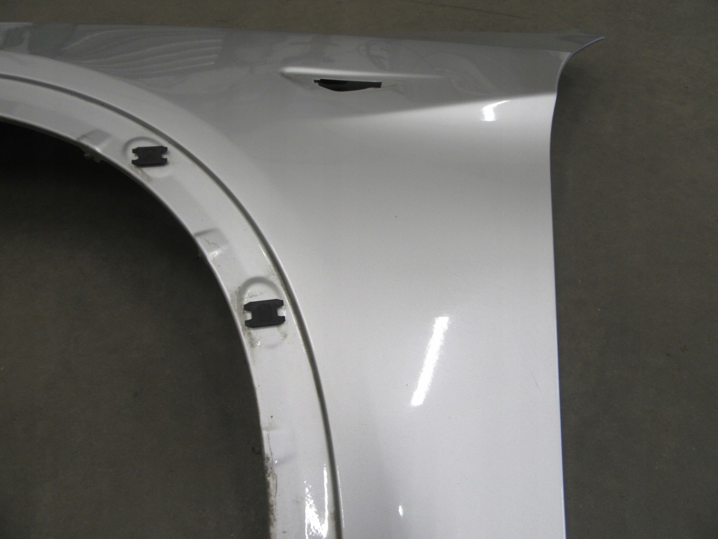 fender left front BMW F25 X3 Titansilber 354