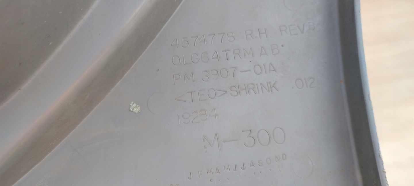 CHRYSLER 300M right threshold rear part moulding threshold
