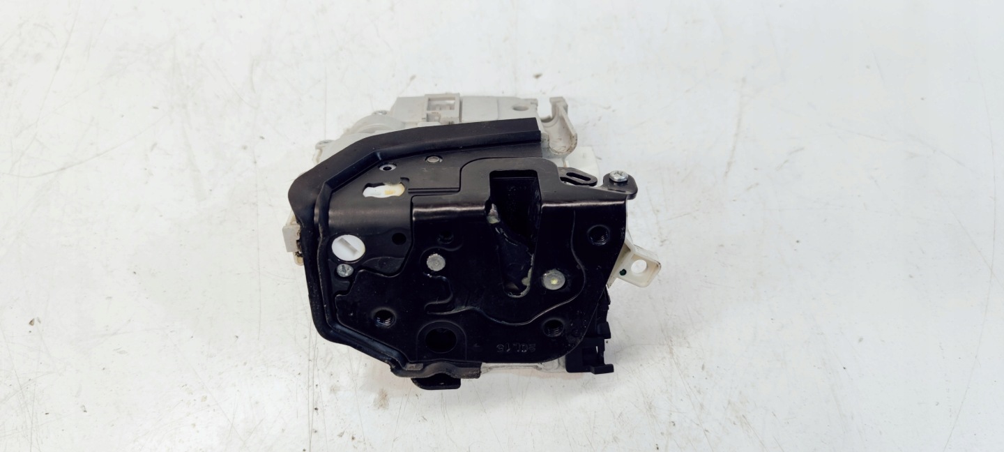 lock door left front AUDI A3 8V 8X2837015B 6 PIN