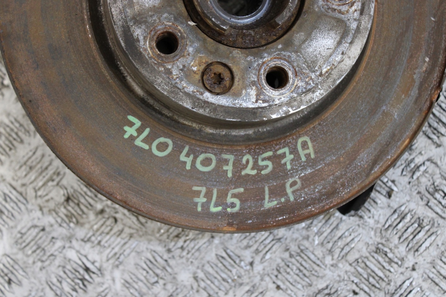 swing left front PORSCHE CAYENNE 7L5 7L0407257A
