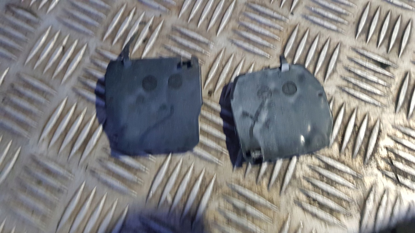 VOLVO FH4 Verschlußstopfen Grill links oder rechts Original Farbe BIALY