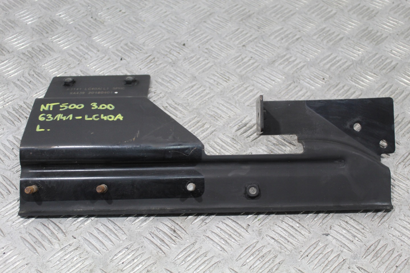 Support Support plaque NADKOLA Gauche NISSAN NT500