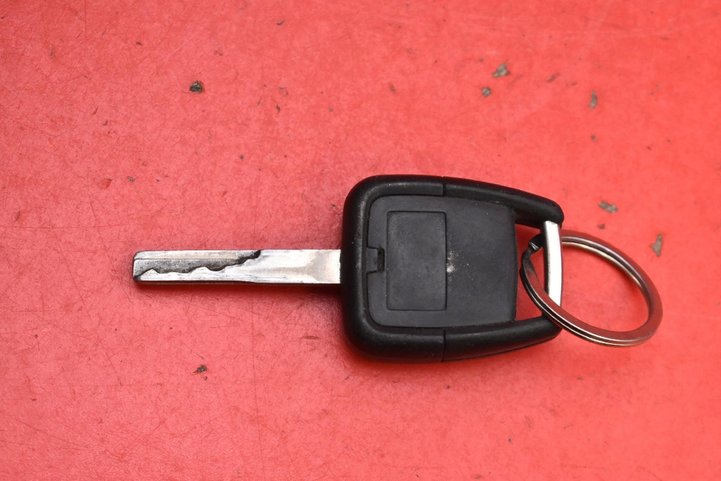 IMMO computer running board 09136117 0281001872 OPEL VECTRA B 2.0 DTI 82 KM 99-02