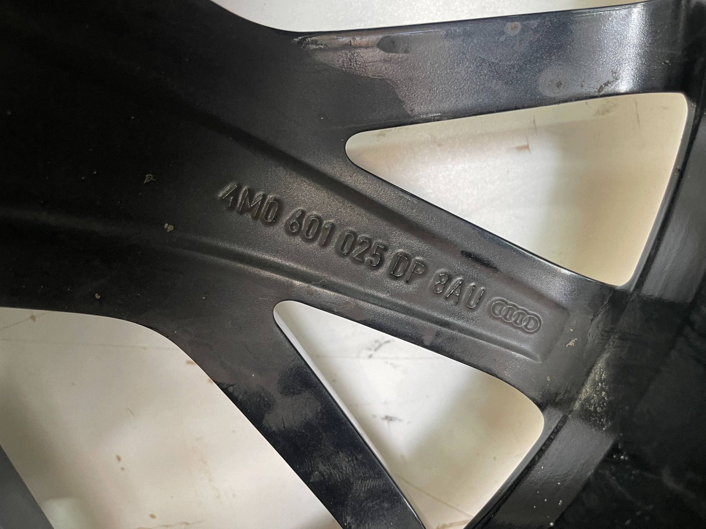 disk hliníkový Audi Q8 Q7 10x22 ET26 4M0601025DS