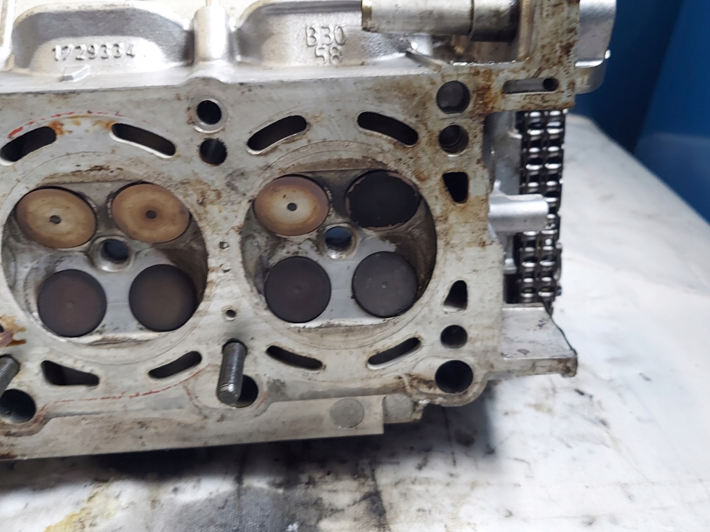 head. BMW 7 E32 3.0 V8 172933,1729311