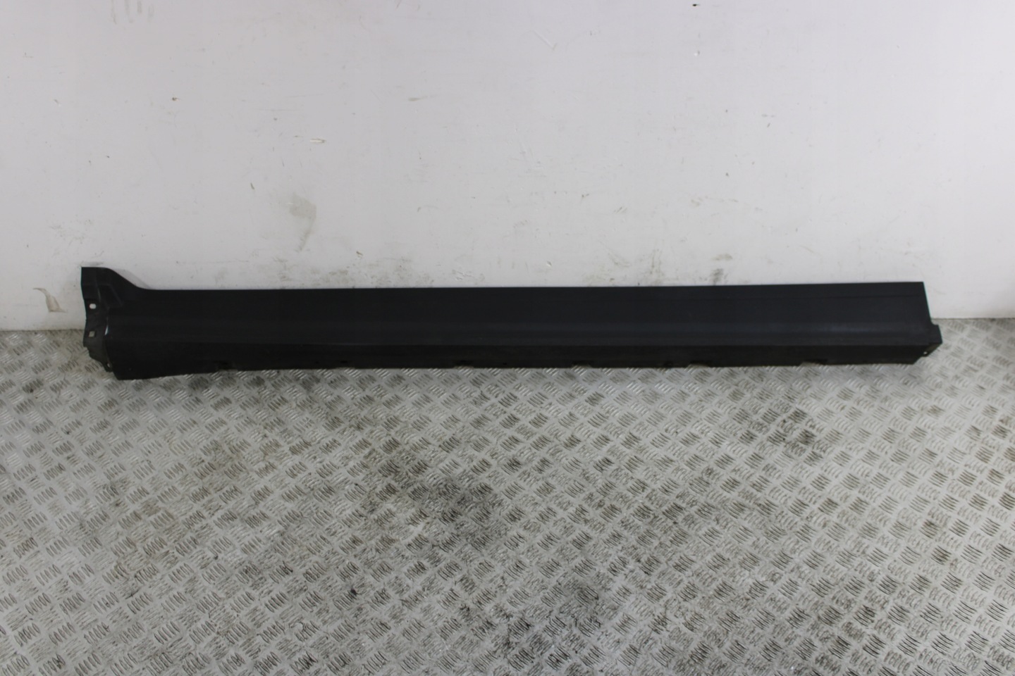 cap threshold threshold right MASERATI LEVANTE M161 670040336