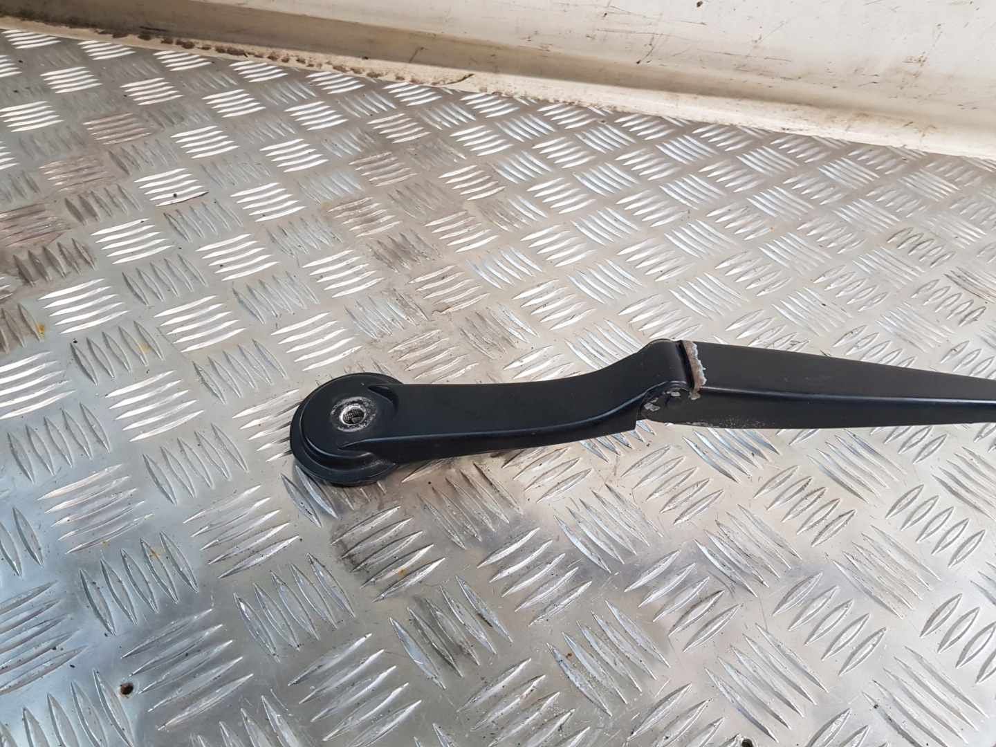 FORD FOCUS MK3 KOMBI 16R- wiper arm left front BM5117526AC