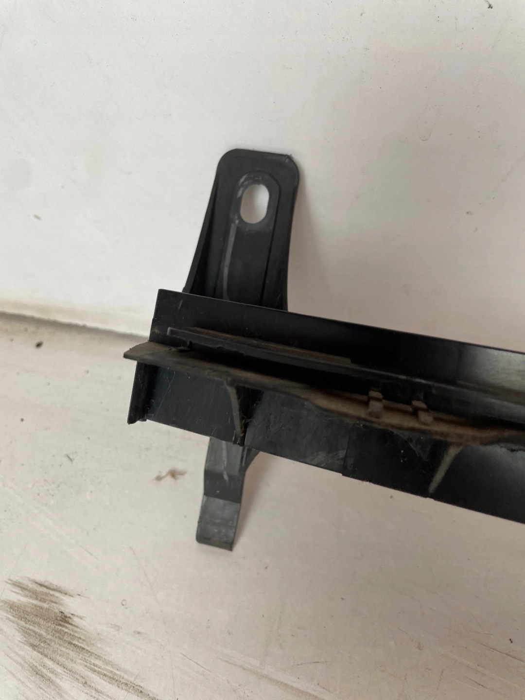 Halter Grill grilla Volkswagen Jetta VI 5C