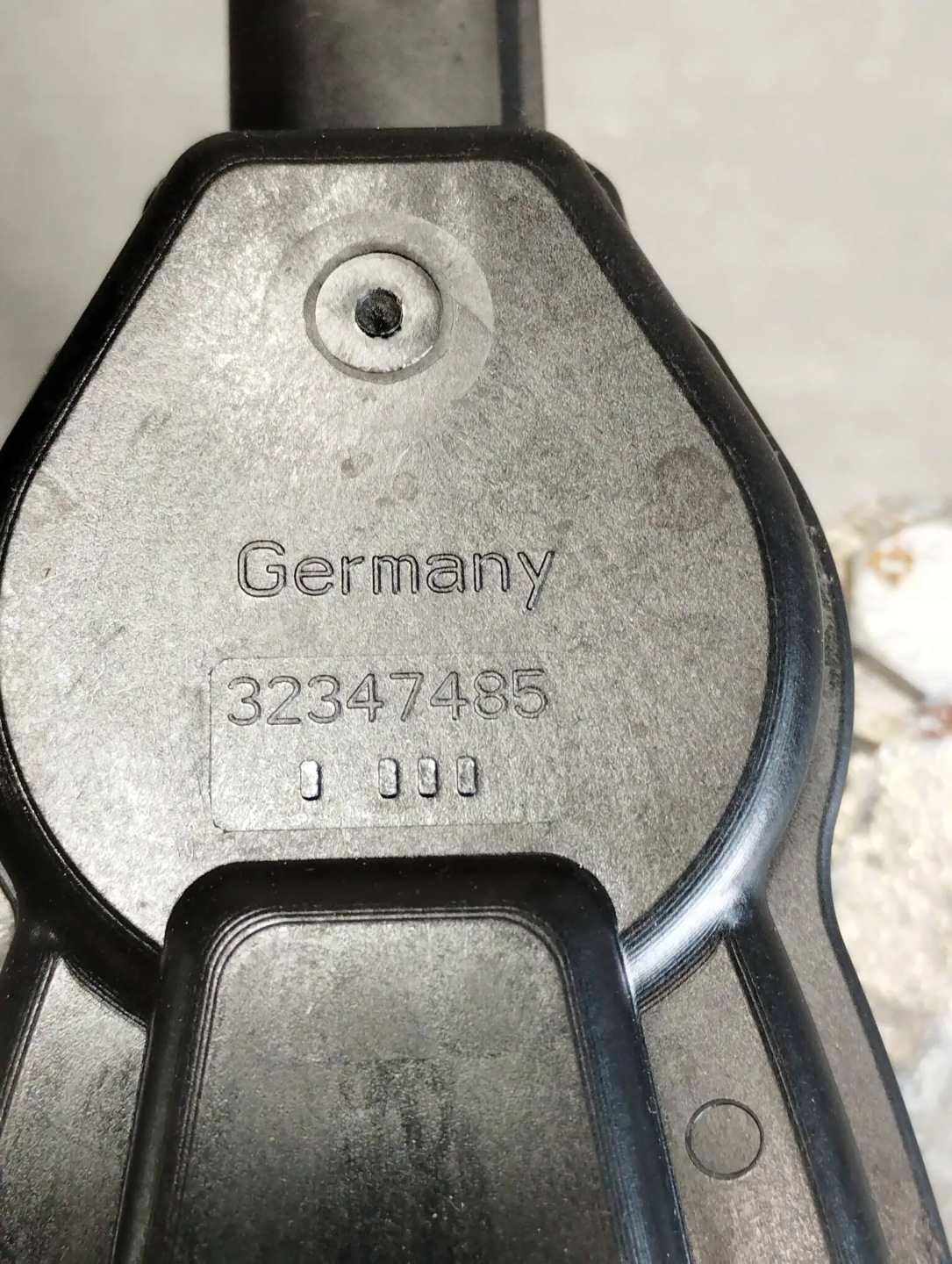 Audi A5 8t caliper left rear part 8K0615403E