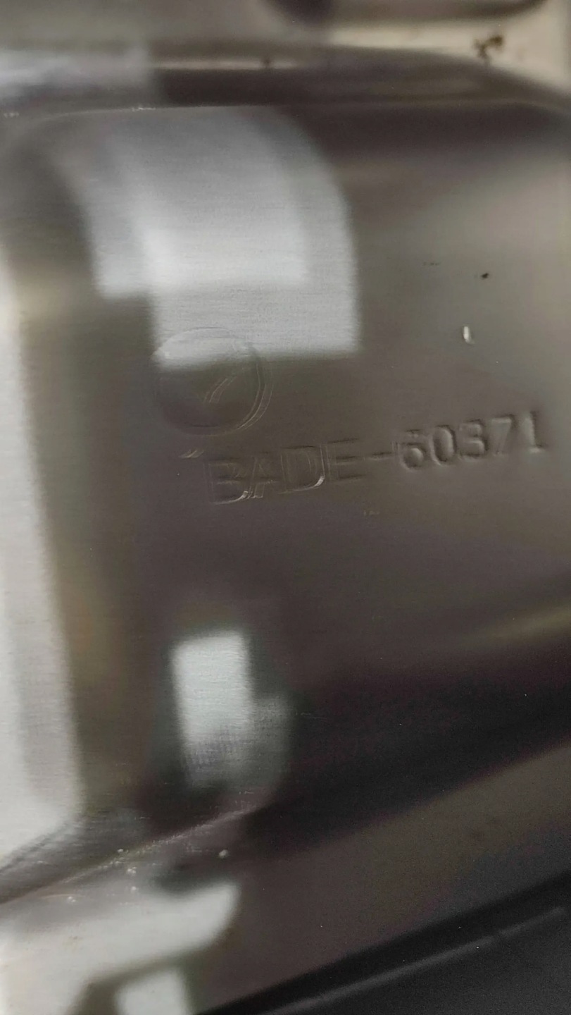 Mazda 3 III BM 17r Blende Abdeckung der Lenksäule des Lenkrads