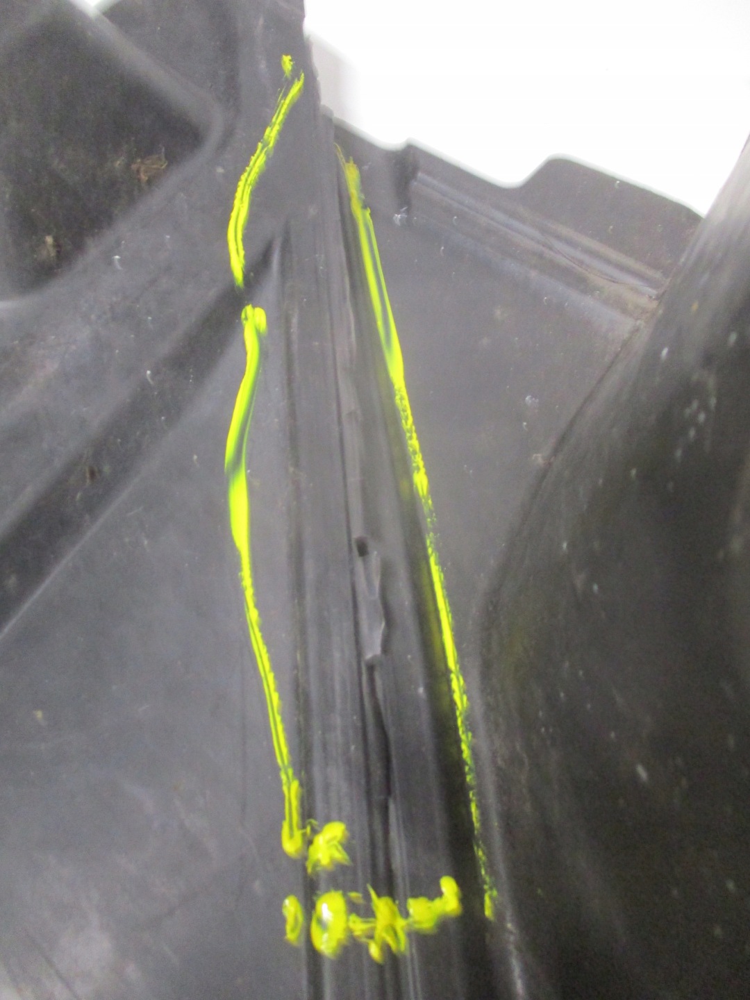 mudguard MERCEDES E-KLASA 212 A2126900130 left
