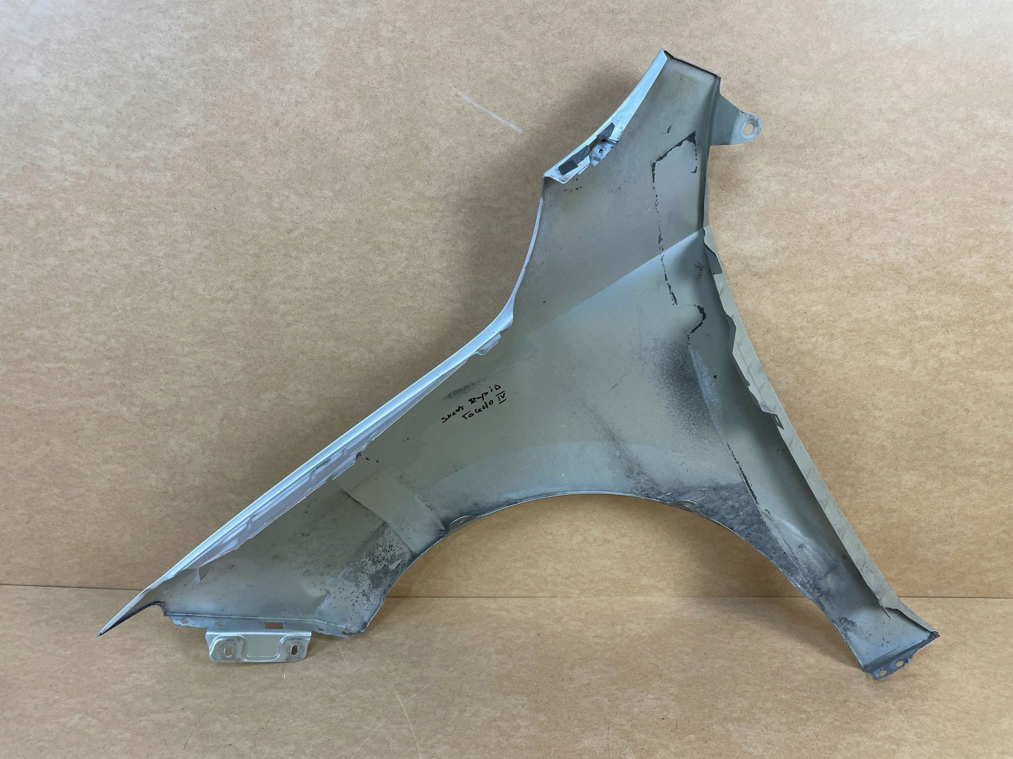 fender right front front SKODA RAPID LIFT 2016