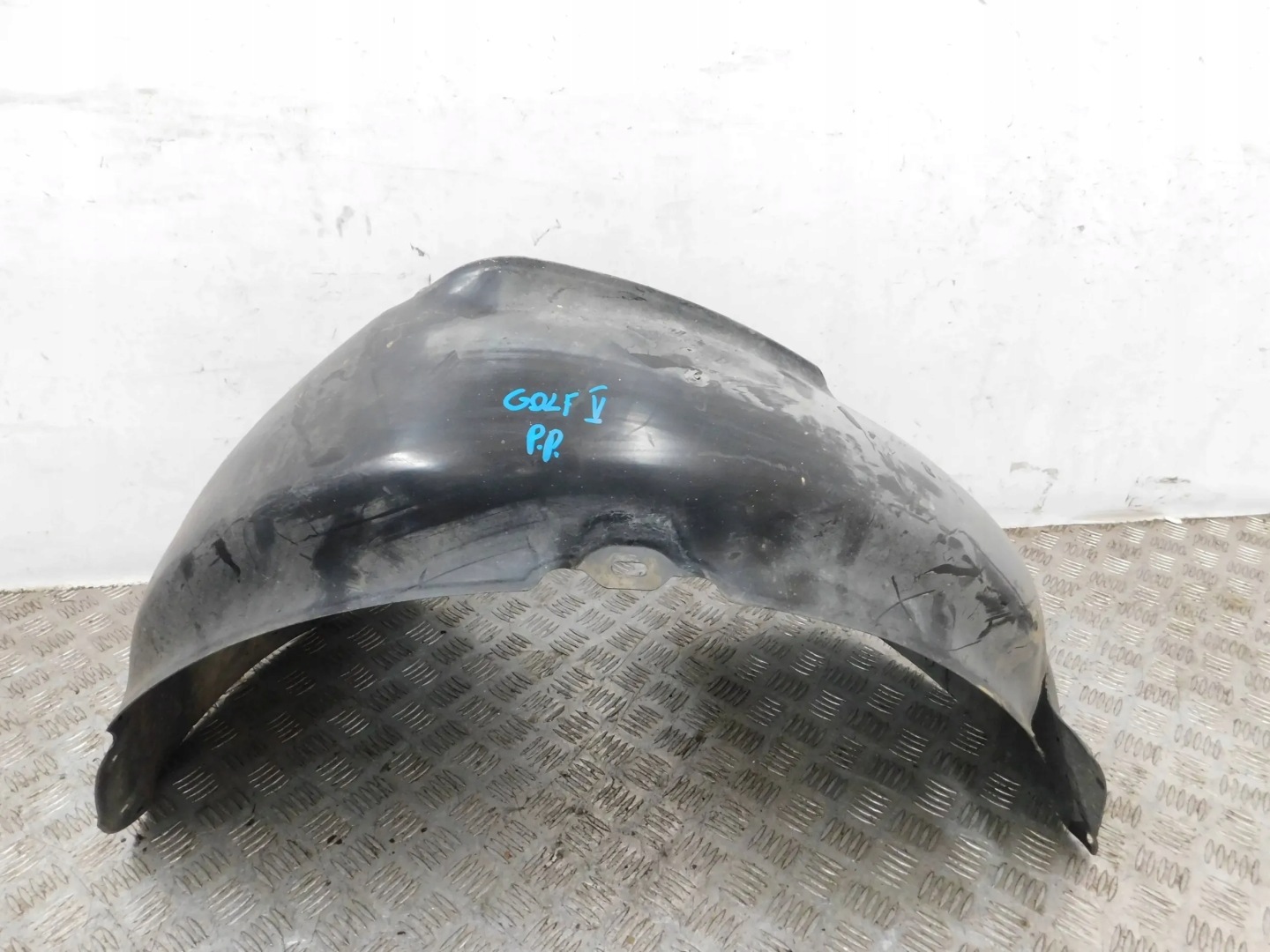 mudguard front front right VW GOLF V