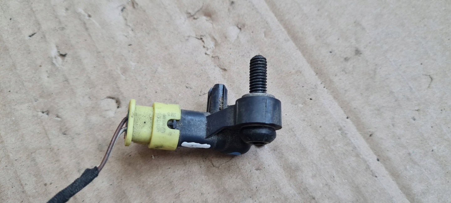 A4 B9 8W S4 impact sensor connecting spoiler 4M0959651 S5 Q7 Q5 A5 8W