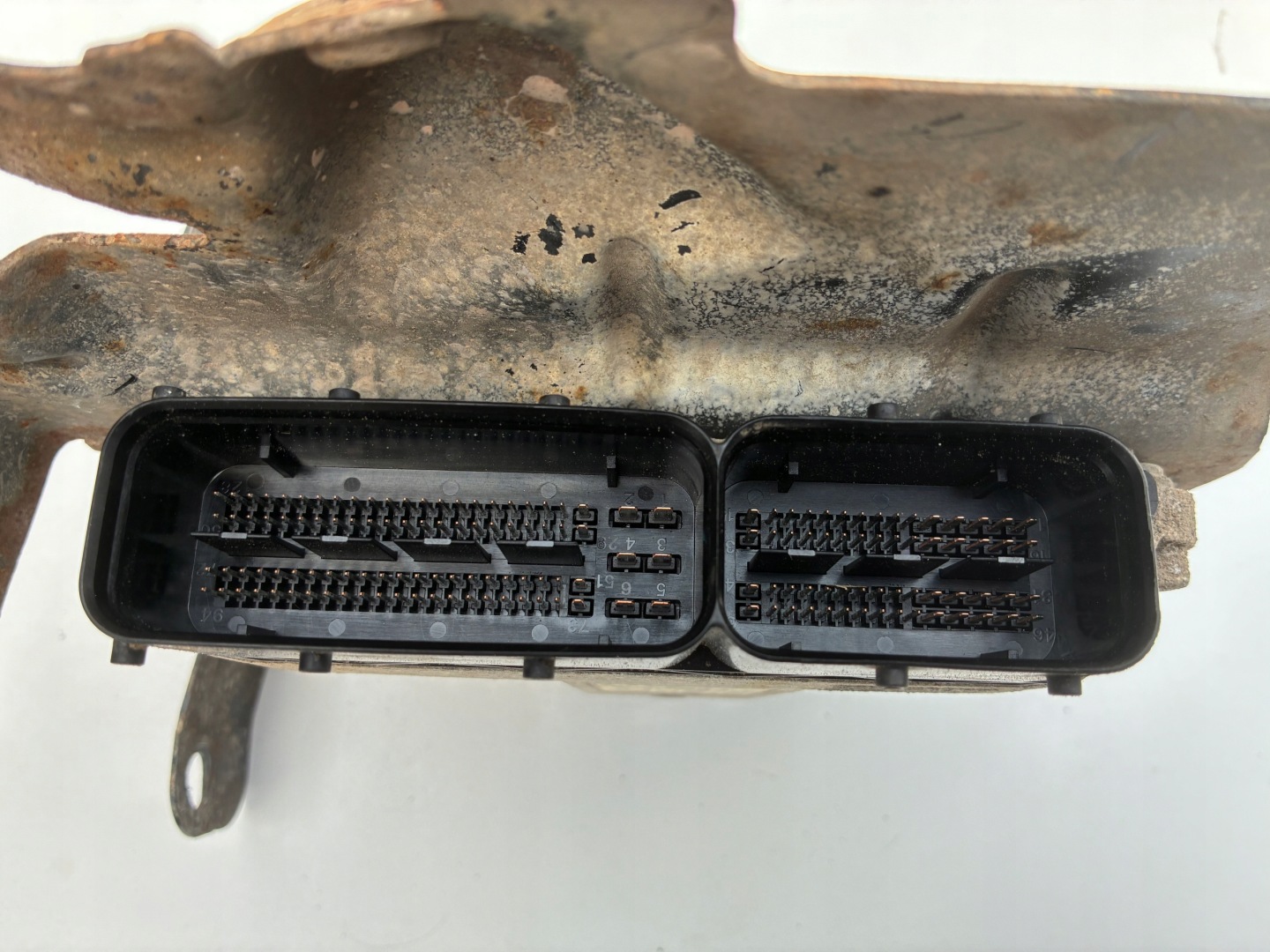control unit of the engine computer ECU ECM Opel Meriva A Lift 1.3 CDTI 55566400HQ