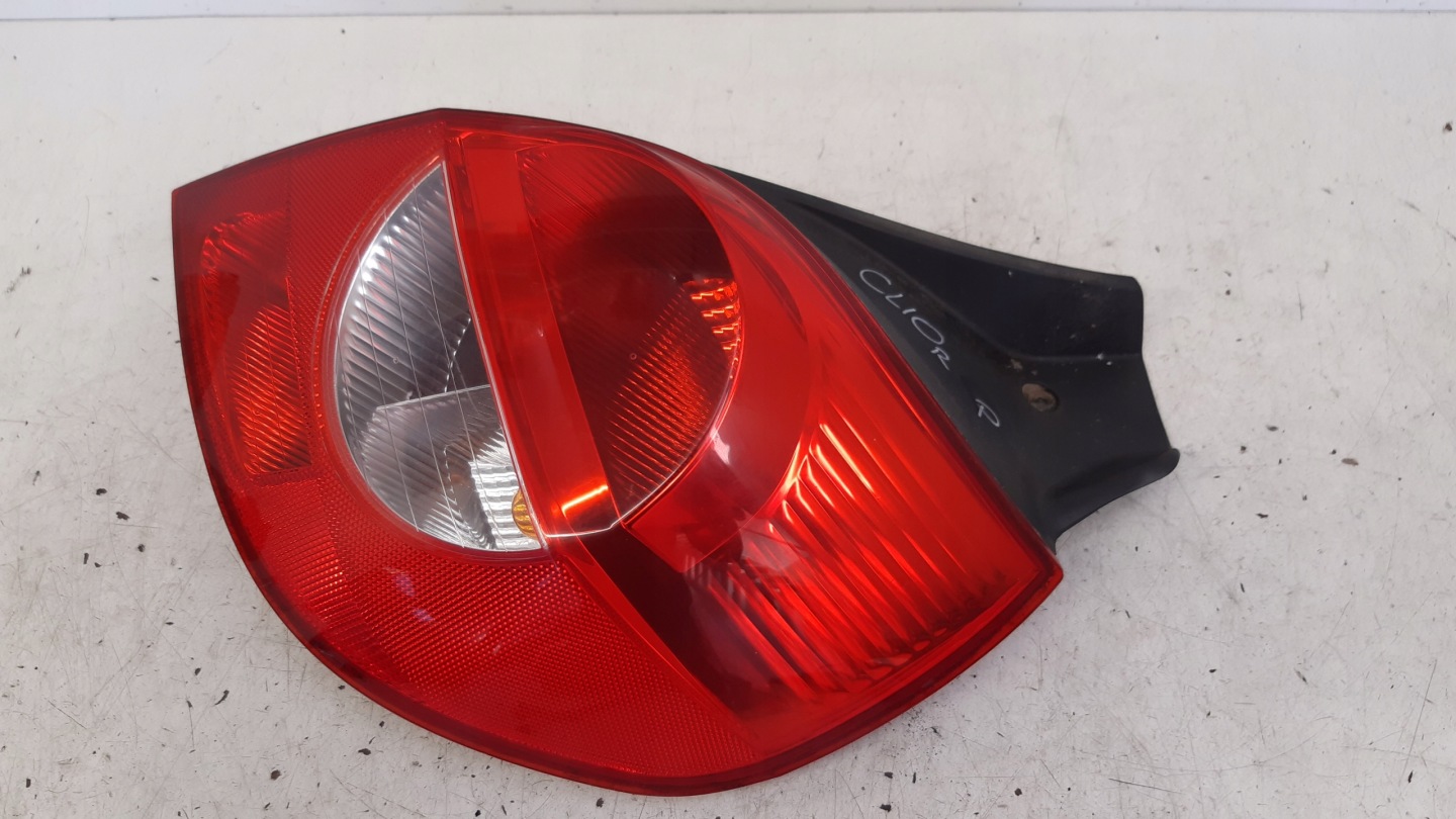 light right rear part 8200459960 Renault Clio III