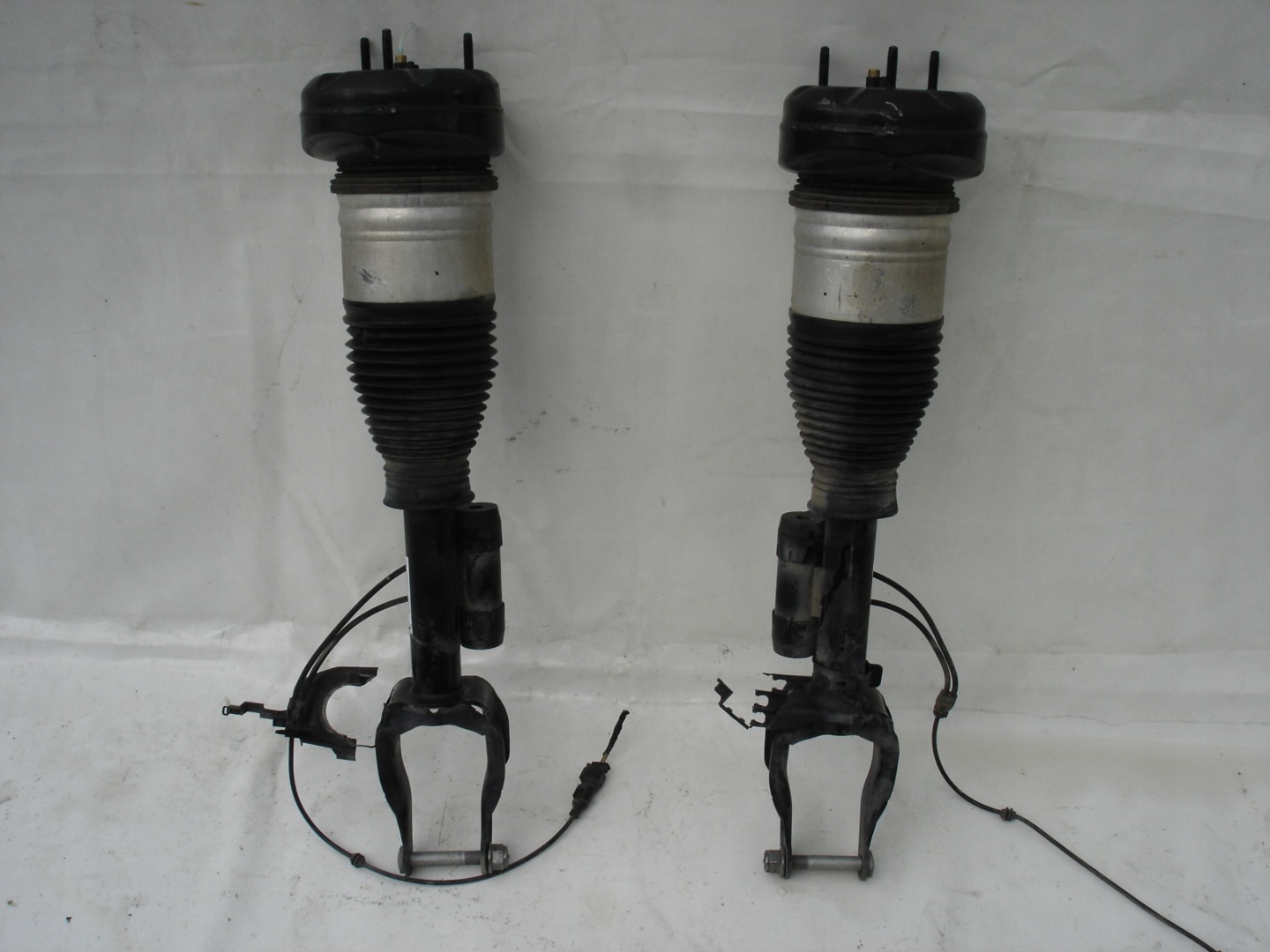 MERCEDES W167 GLE shock absorber left A1673201303
