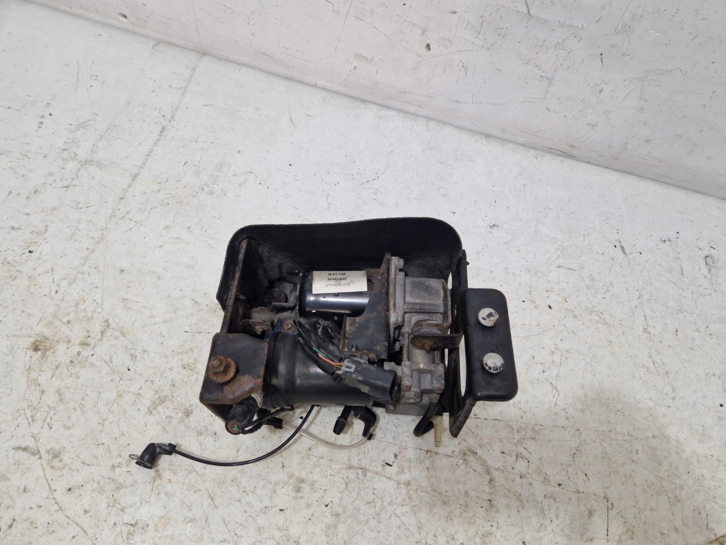 CADILLAC ESCALADE IV 15- 6.2 V8 compressor; springing GM 20919456