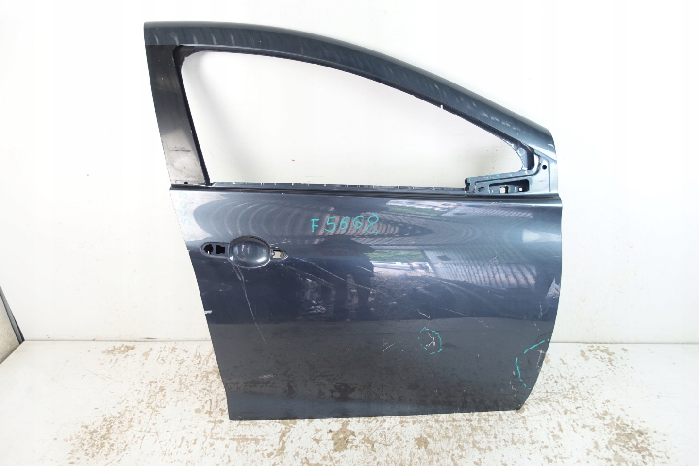 RENAULT ZOE 2012- door front right front 801521112R
