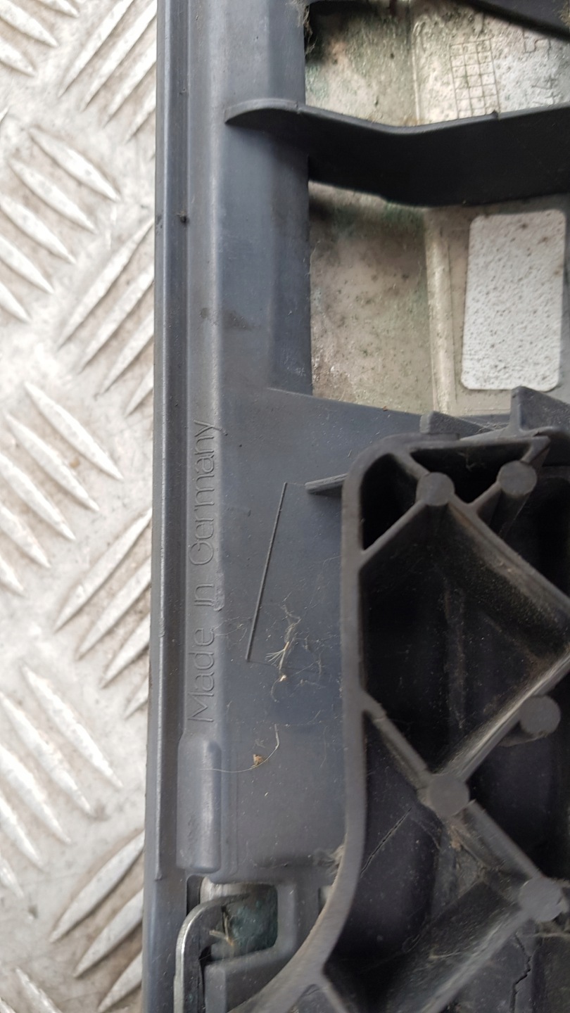 MERCEDES W212 grill grille radiator