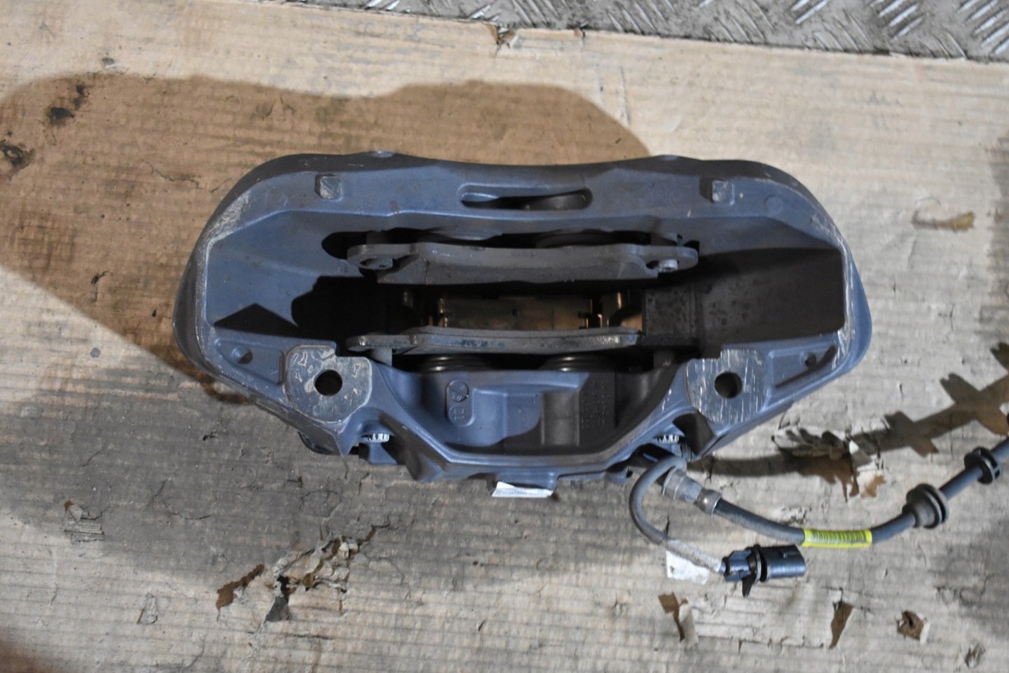 IDEALNY caliper brake front right PORSCHE MACAN 1
