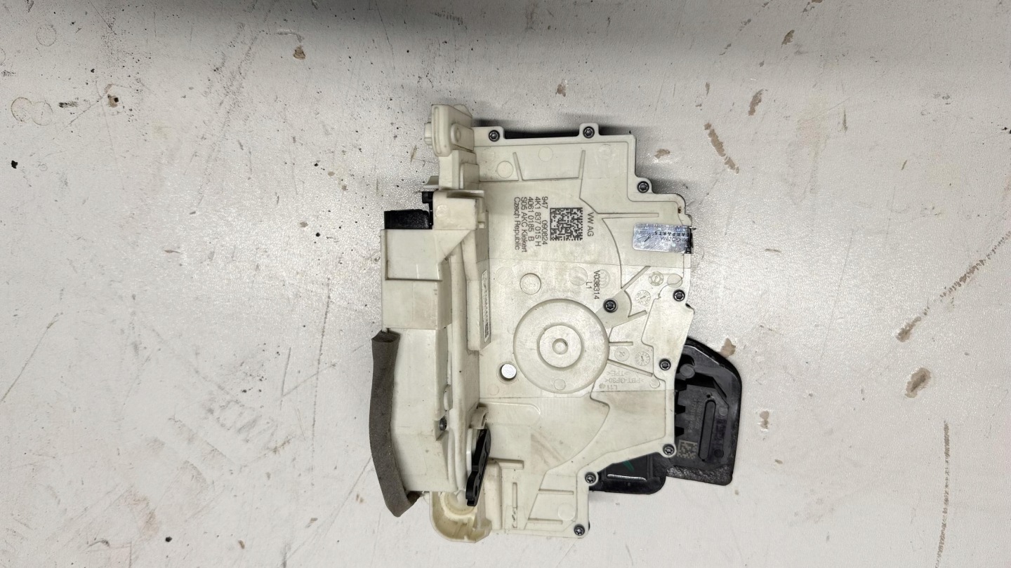 lock door left front AUDI A6 C8 AUDI 4K1837015H