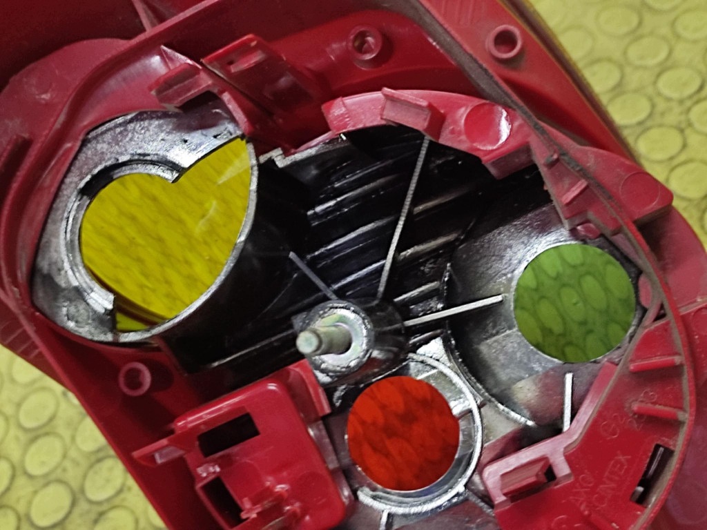PEUGEOT 206 light left rear part
