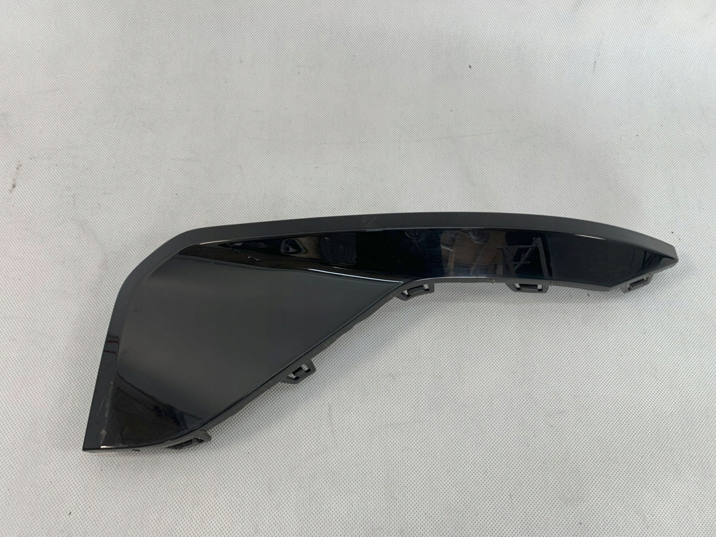 moulding left bumper rear Lynk&Co 01 21r 8890498746 05.25