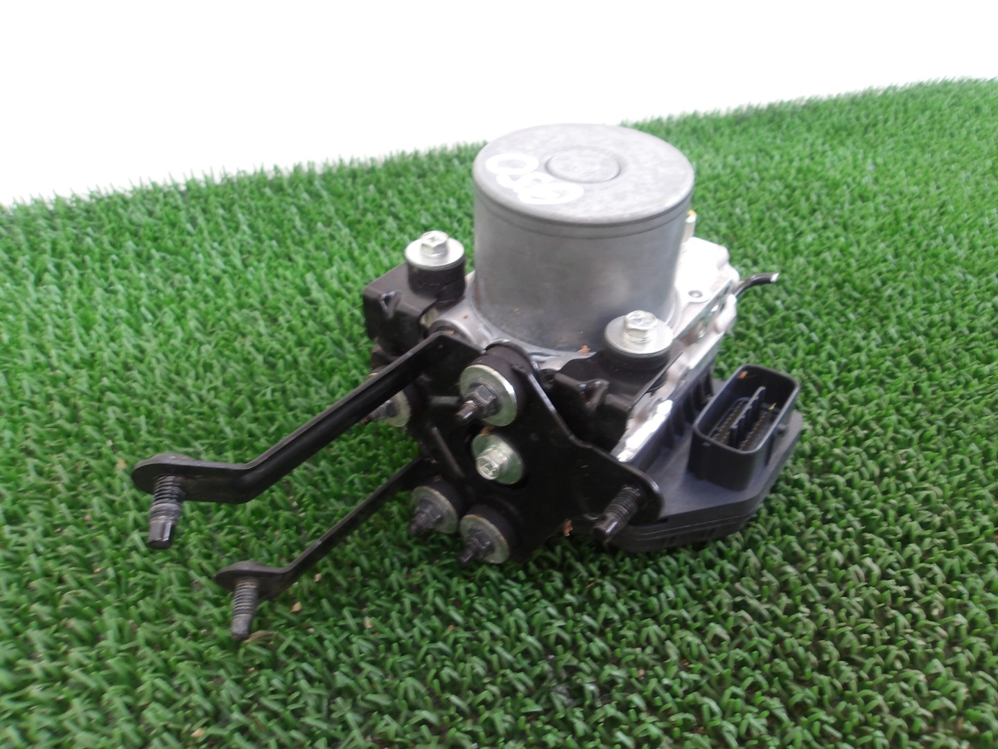 INFINITI Q50 13-18 pump ABS control unit 476604GC0A