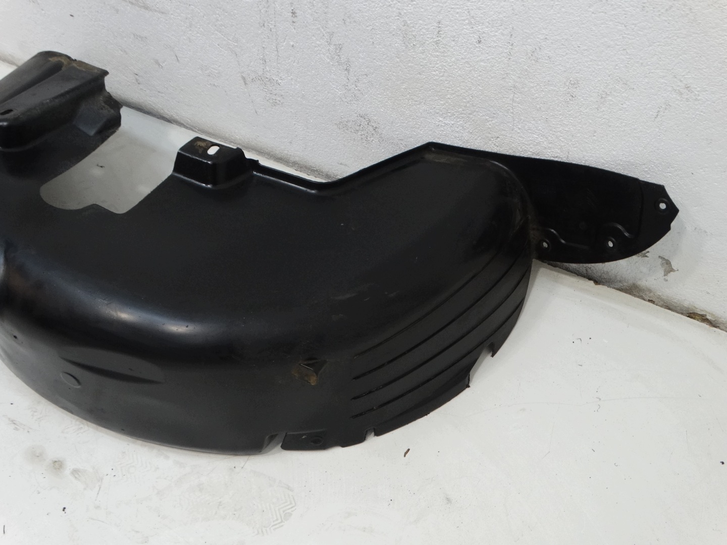 mudguard left rear. CITROEN C4 CACTUS 16R. 9801624380