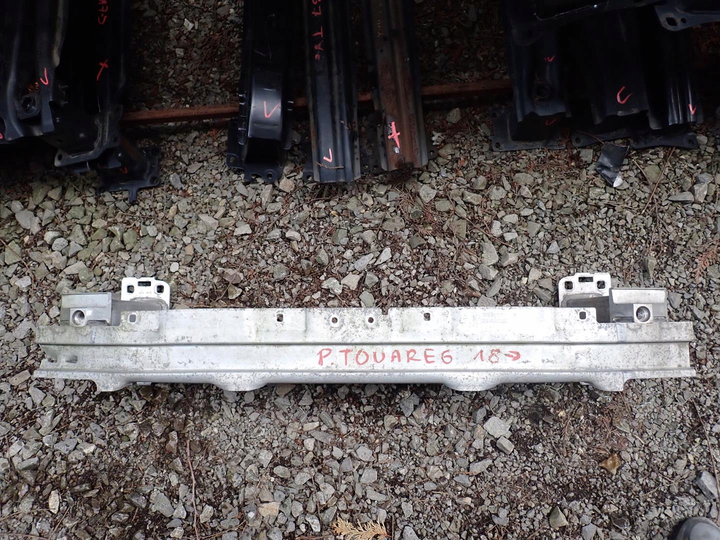 sider below bumper front VW TOUAREG III 2018- 760807109B